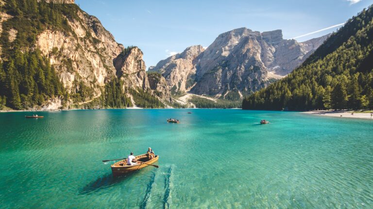 Malerische Seenlandschaft als Ausflugsziel in der Nähe von Ratingen